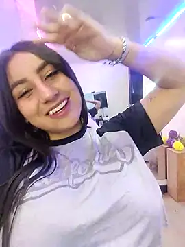 Snapshot of ailyn_miranda chatting on 03/05/25, 01:21 ailyn miranda online show from 03/05/25, 01:21