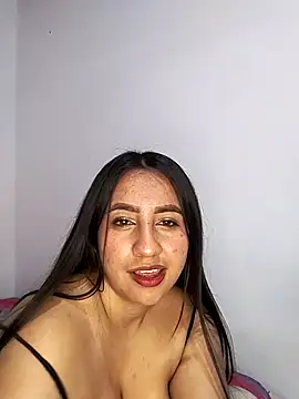 Snapshot of ailyn_miranda chatting on 03/18/25, 11:20 ailyn miranda online show from 03/18/25, 11:20