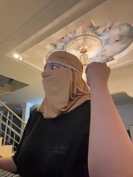 malak nanyy online show from 04/15/26, 02:29