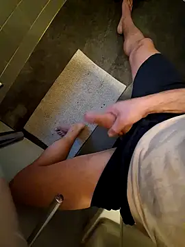 Snapshot of fabs89 chatting on 11/16/25, 06:52 fabs89 online show from 11/16/25, 06:52