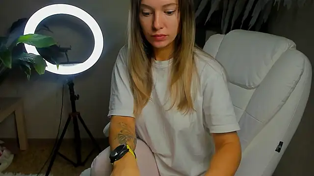 foxy blond online show from 10/22/25, 11:26