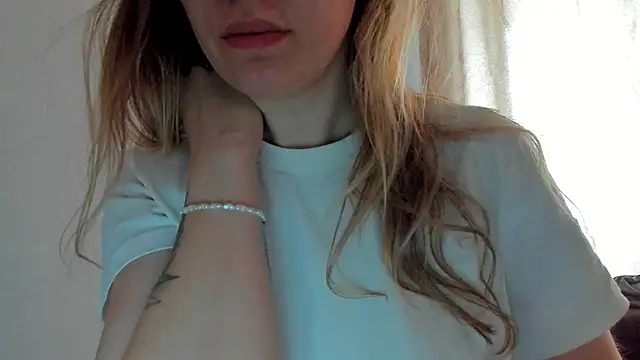 foxy blond online show from 04/17/26, 12:35