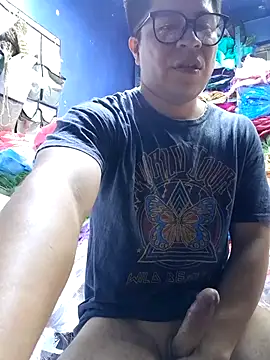 Snapshot of strokvic chatting on 03/20/25, 11:45 strokvic online show from 03/20/25, 11:45