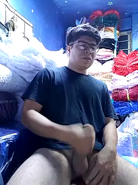 Snapshot of strokvic chatting on 10/24/25, 12:41 strokvic online show from 10/24/25, 12:41