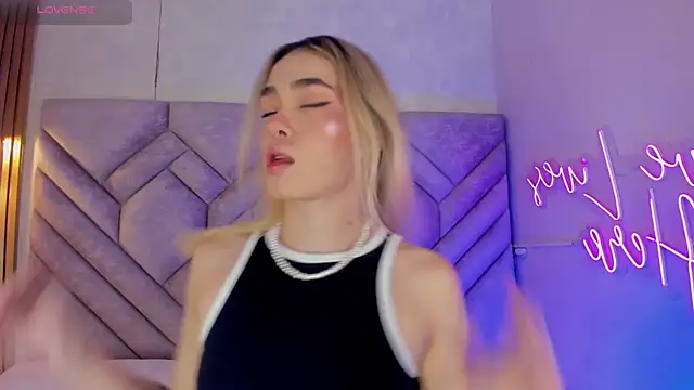 Lucy Vega online show from 12/05/24, 11:49