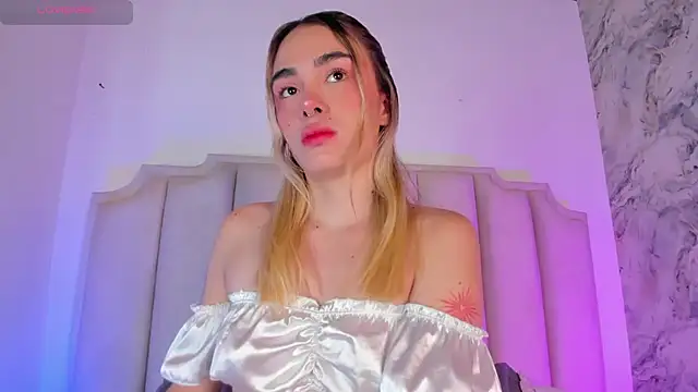 Lucy Vega online show from 01/13/25, 05:23