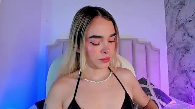 Lucy Vega online show from 01/21/25, 04:10