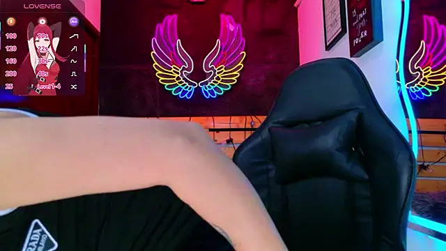 Snapshot of meghan_nill chatting on 04/28/26, 03:11 meghan nill online show from 04/28/26, 03:11