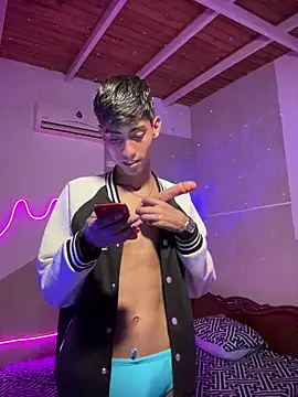 Mauuu18 online show from 10/18/25, 02:36