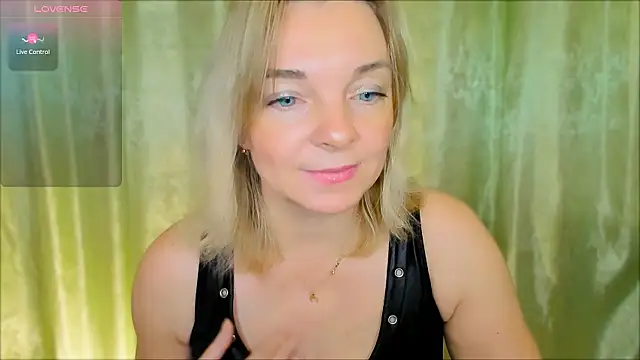 Regina  blue online show from 12/02/24, 03:25