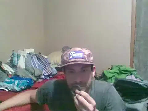 Snapshot of SmokingSloth chatting on 10/08/25, 07:50 SmokingSloth online show from 10/08/25, 07:50