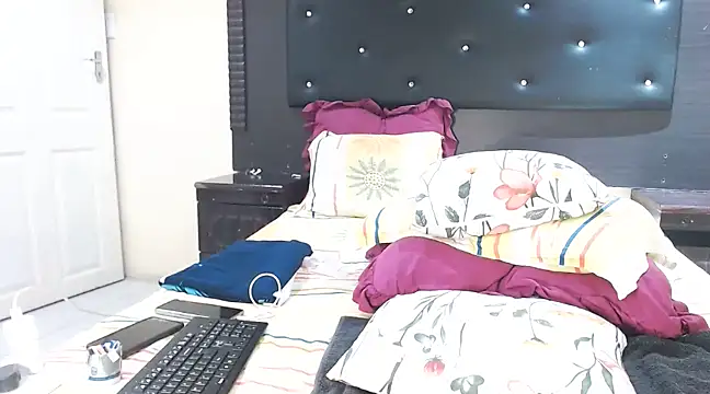 DarkDivva24 online show from 02/18/25, 09:53