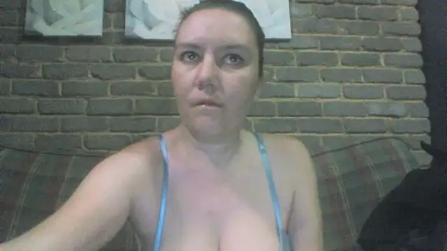 EksJouneMwah online show from 05/17/26, 01:51