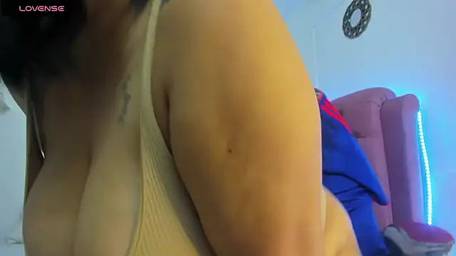 rose bigboobsx online show from 12/17/25, 02:06