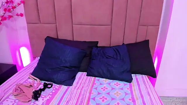 EvaaLovia1 online show from 03/11/25, 04:51