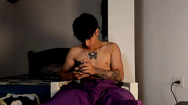 Snakebutterfly online show from 12/22/24, 06:39