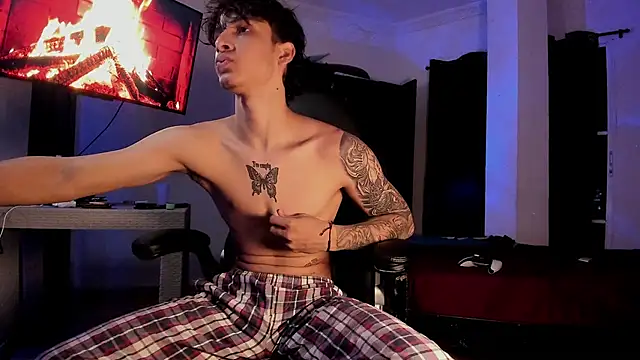 Snakebutterfly online show from 02/08/25, 06:33