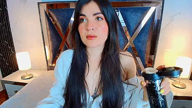 Amara vega online show from 11/14/25, 05:50