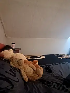 Snapshot of Tiffany35 chatting on 10/22/25, 03:23 Tiffany35 online show from 10/22/25, 03:23