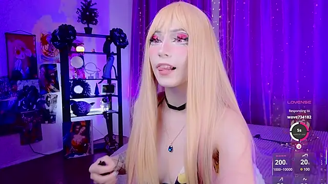 Snapshot of Carolina_Leep chatting on 12/19/25, 02:35 Carolina Leep online show from 12/19/25, 02:35