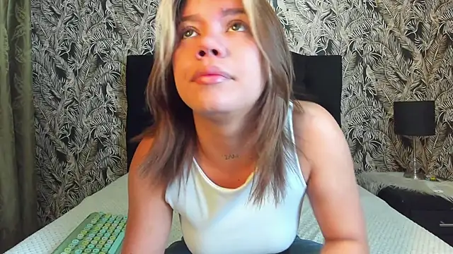 Gissel Angel online show from 10/10/25, 08:19