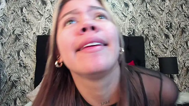 Gissel Angel online show from 10/21/25, 08:20