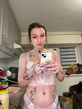 MoonAgnes online show from 04/11/26, 05:06