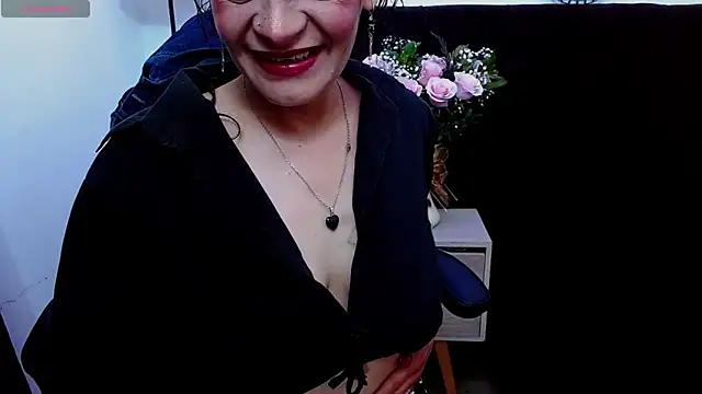 AlexandraJones  online show from 11/02/25, 03:53