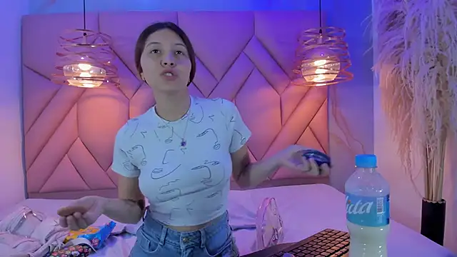 AngelaaCute  online show from 02/01/25, 12:05