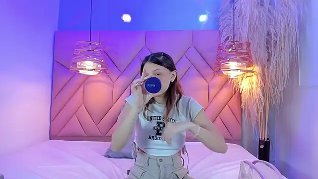 AngelaaCute  online show from 03/21/25, 12:06