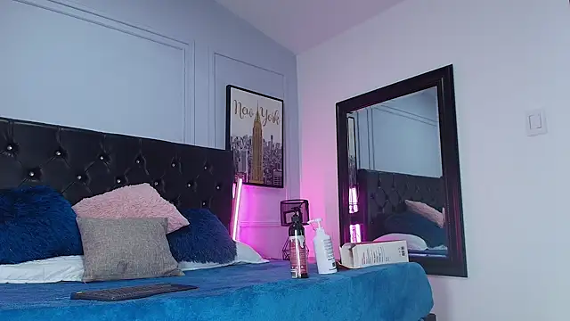 Lizz Tender online show from 12/22/24, 12:16