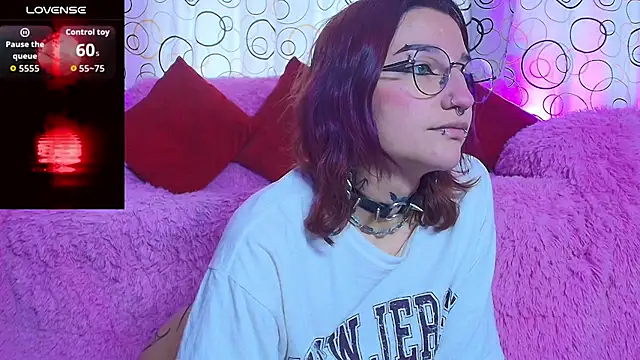 SukiFuyu  online show from 12/01/25, 09:20