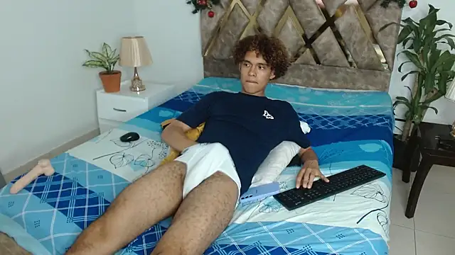 nickolas moon online show from 12/16/24, 01:21