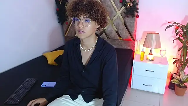 nickolas moon online show from 12/18/24, 12:51