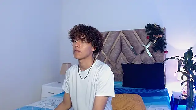 nickolas moon online show from 12/26/24, 03:42