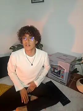 nickolas moon online show from 12/27/24, 08:50