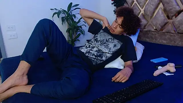 nickolas moon online show from 12/30/24, 11:38