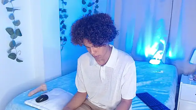 nickolas moon online show from 02/04/25, 10:34