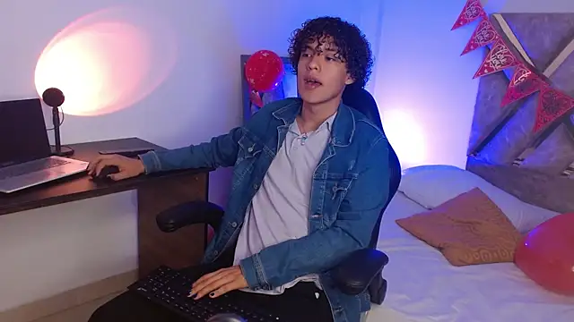 nickolas moon online show from 02/16/25, 07:16