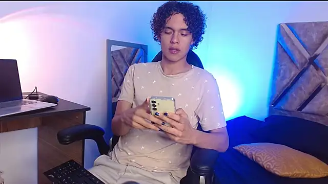 nickolas moon online show from 02/26/25, 03:41