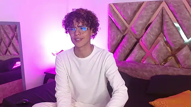 nickolas moon online show from 03/19/25, 07:49