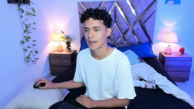 nickolas moon online show from 10/03/25, 10:07