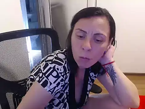 SweetAdela92 online show from 06/11/26, 08:40
