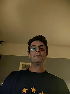 Snapshot of RolfS chatting on 12/15/24, 04:26 RolfS online show from 12/15/24, 04:26