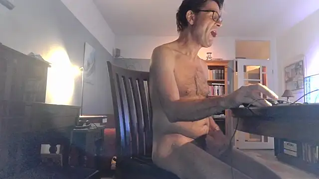 Snapshot of RolfS chatting on 09/20/25, 09:38 RolfS online show from 09/20/25, 09:38