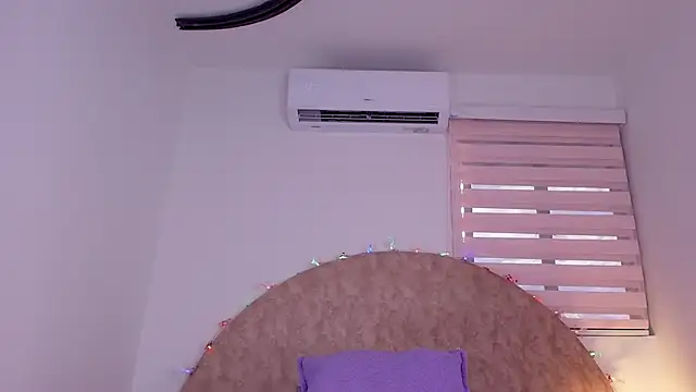 anisha x online show from 12/02/25, 07:20