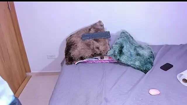 annika taylor online show from 12/13/24, 01:59