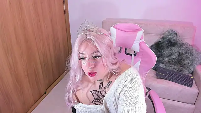 annika taylor online show from 12/22/24, 08:25