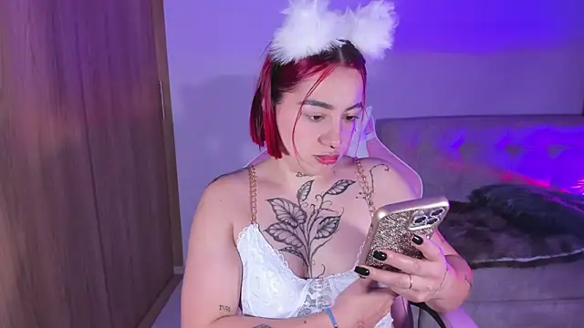 annika taylor online show from 02/26/25, 12:38