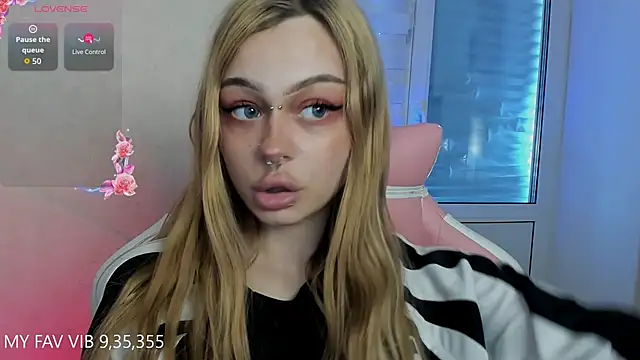 shy melony online show from 04/19/26, 11:09